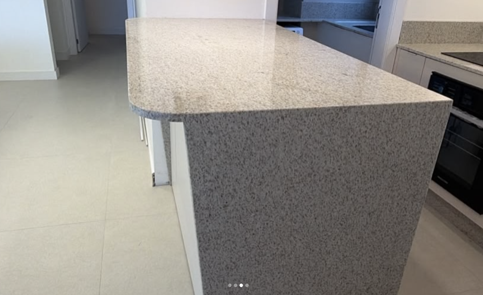 Detalhe de bancada em granito polido - projeto Cia do Mármore